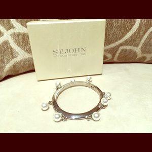 Silver bracket bangle